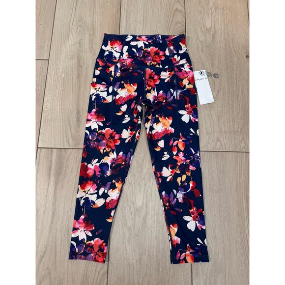 Layer 8 Pants - Layer 8 Shadow Floral Printed Capri Leggings. Size: XS